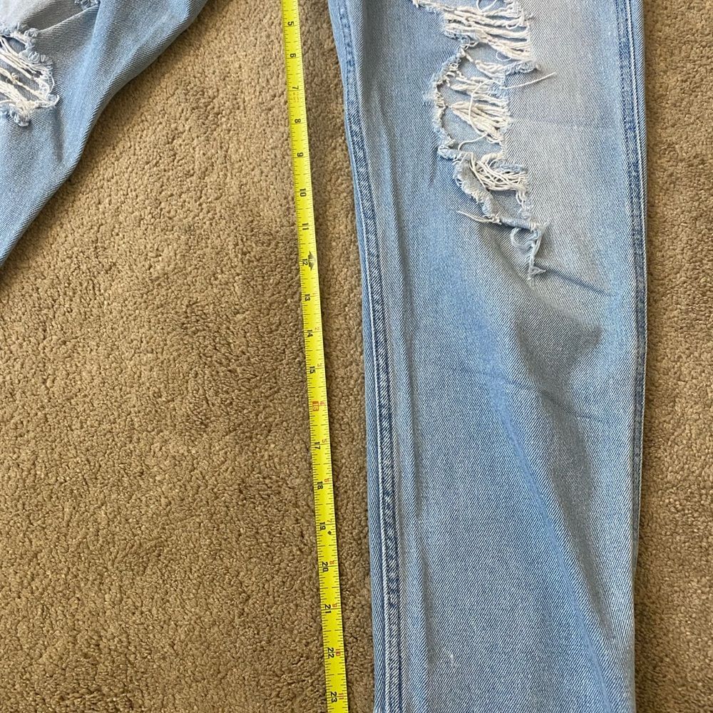 Hollister Ultra High Mom Jeans Cropped Distressed Boyfriend Size 30 - Picture 4 of 6